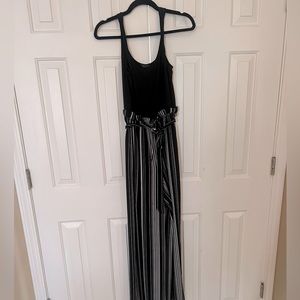 Lily Rose High-waisted black and white sleeveless jumpsuit juniors